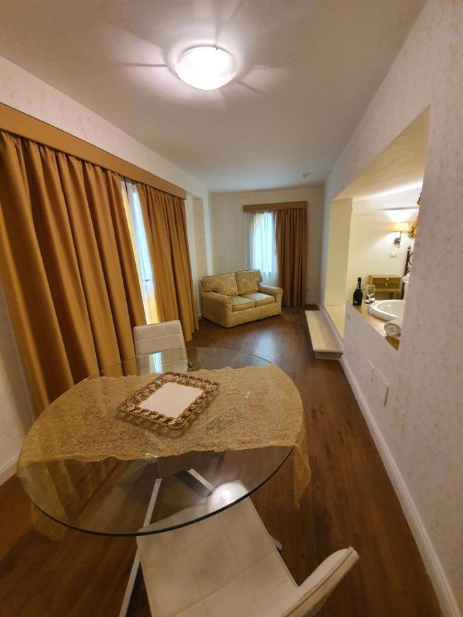 Hotel Al Castello Pomezia Esterno foto