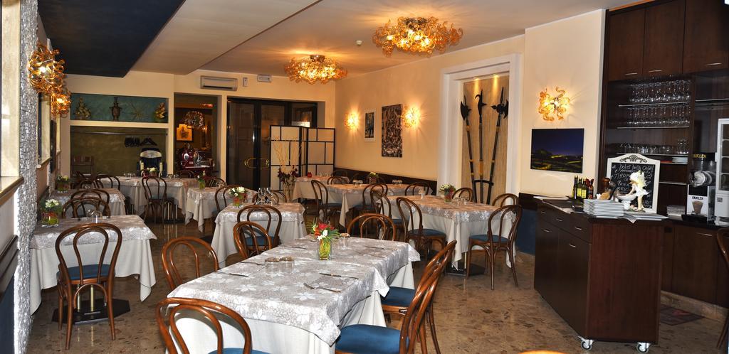 Hotel Al Castello Pomezia Esterno foto