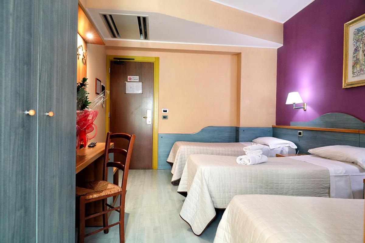 Hotel Al Castello Pomezia Esterno foto