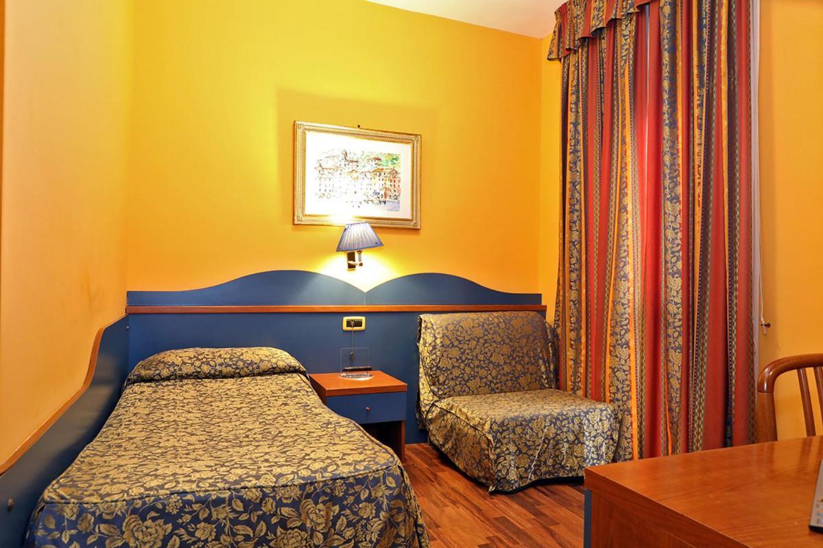 Hotel Al Castello Pomezia Esterno foto