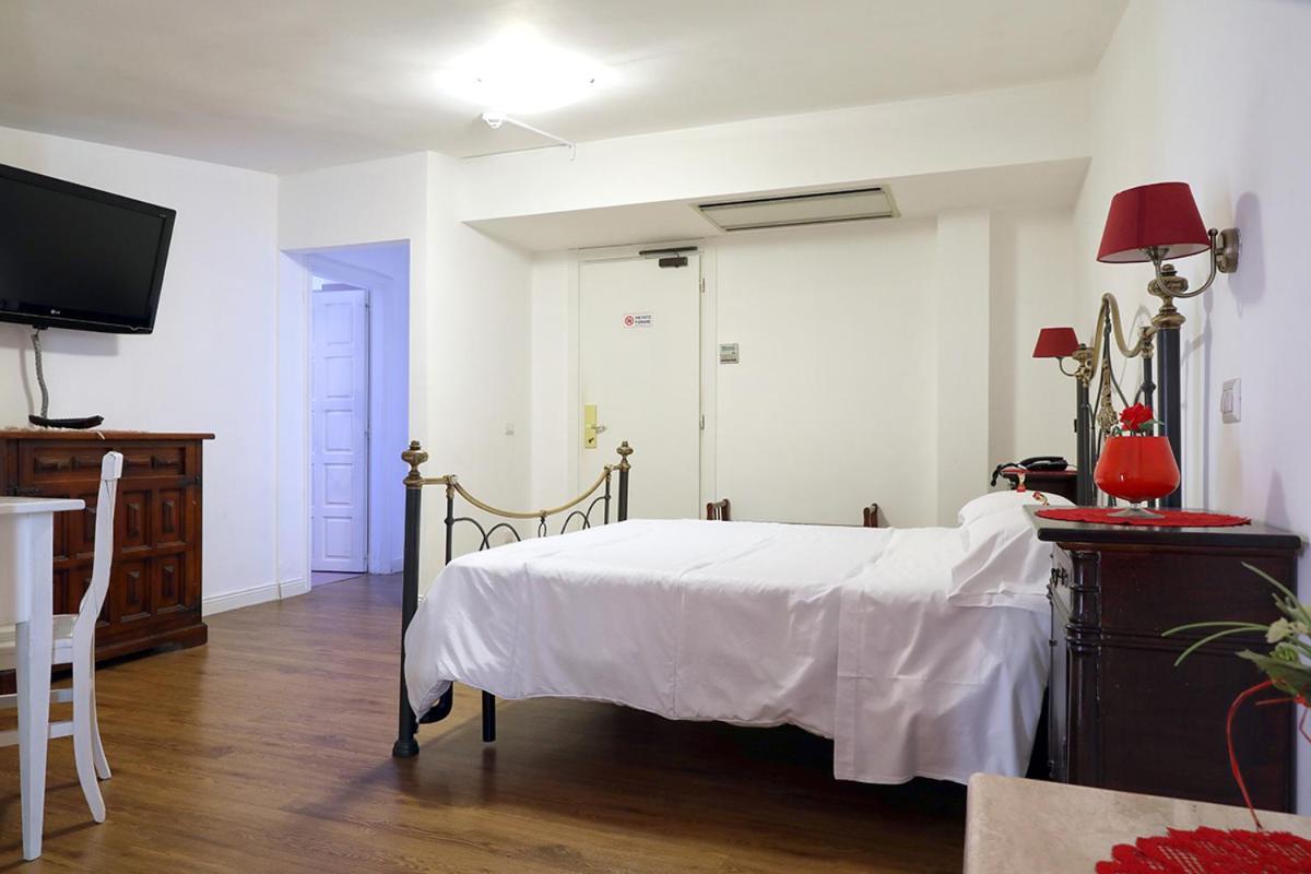 Hotel Al Castello Pomezia Esterno foto