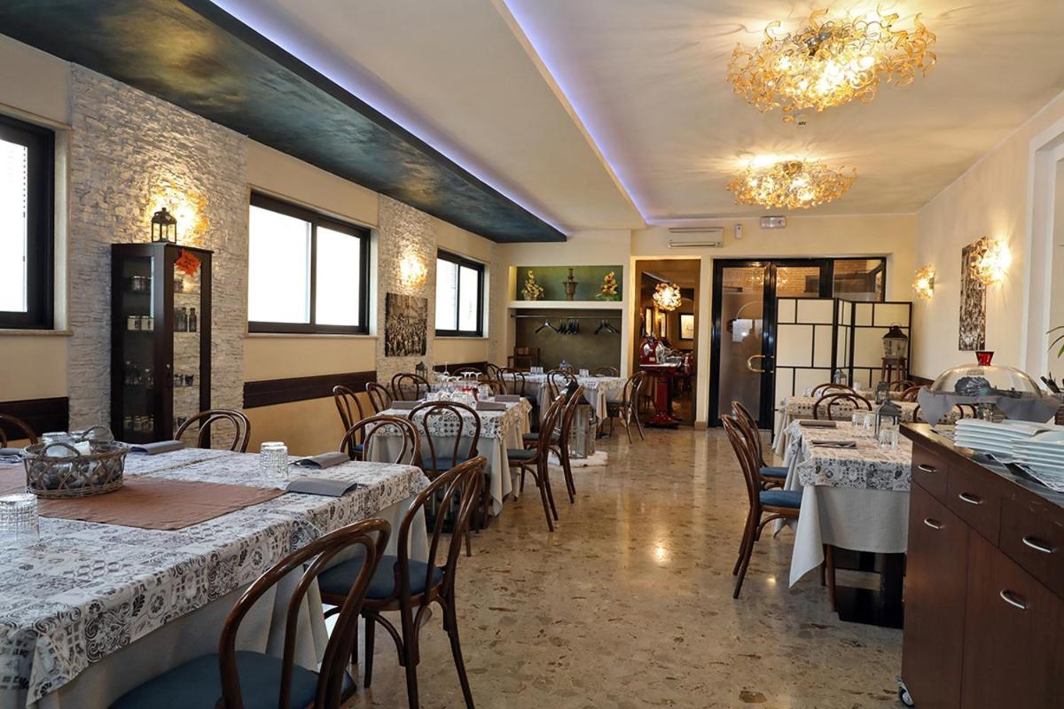 Hotel Al Castello Pomezia Esterno foto
