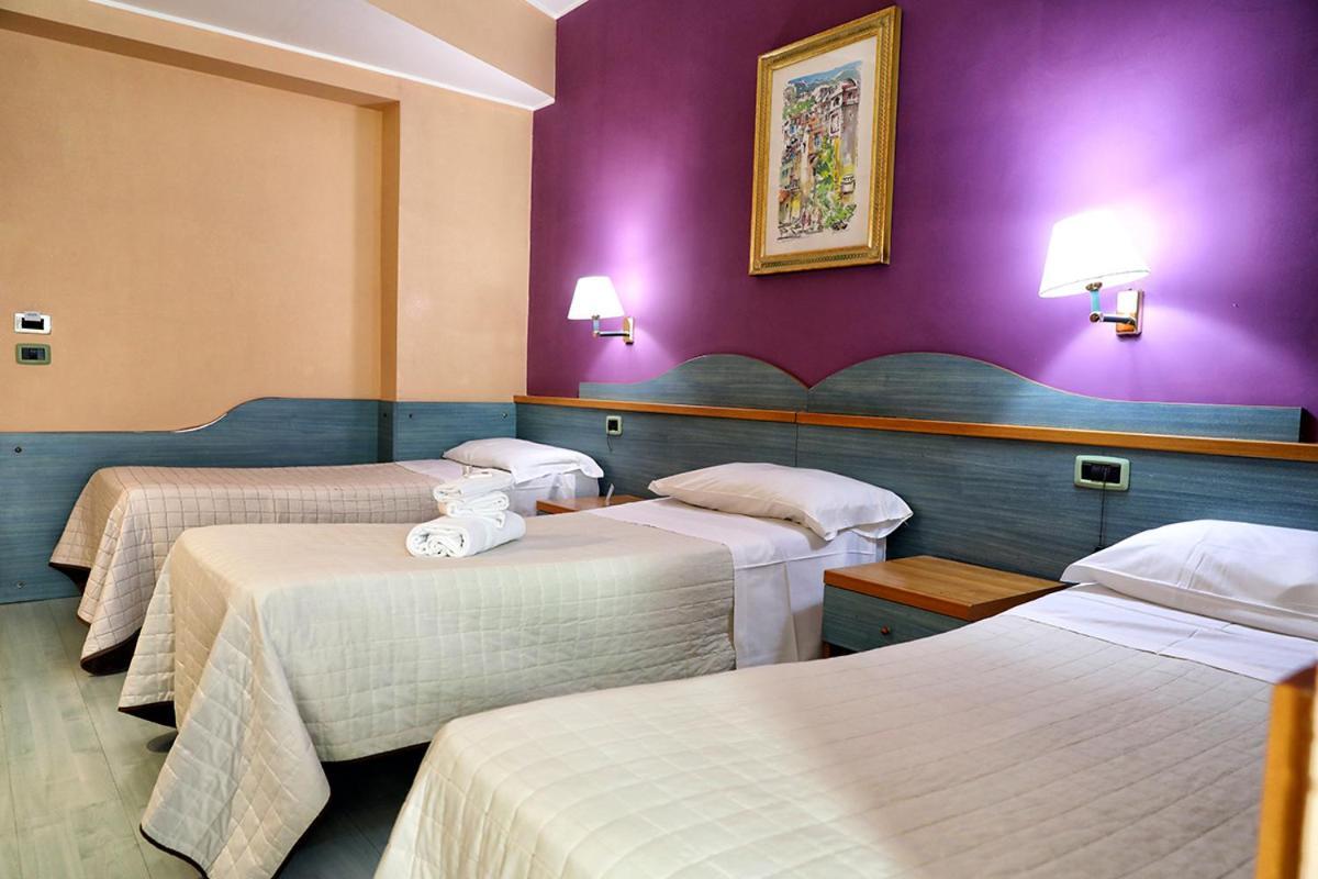 Hotel Al Castello Pomezia Esterno foto