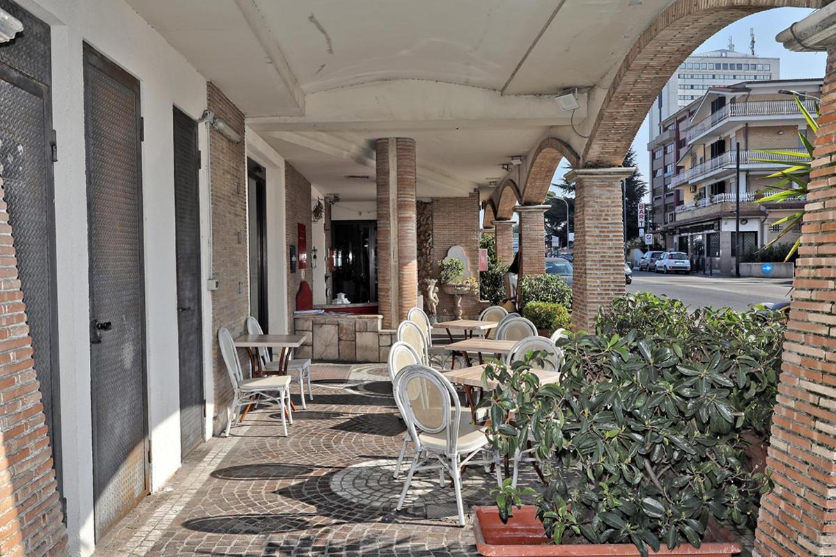 Hotel Al Castello Pomezia Esterno foto