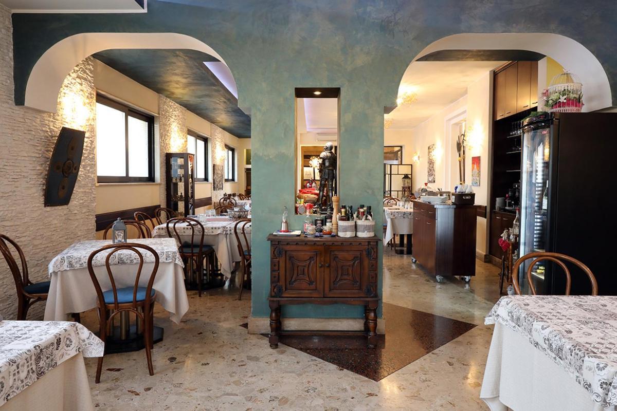 Hotel Al Castello Pomezia Esterno foto